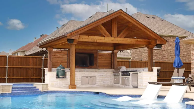 Outdoor Kitchen and Custom Pool